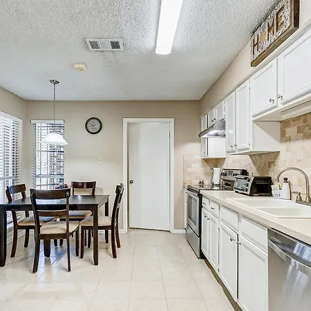 Cheerful 3-Bedroom Home With Indoor Fireplace Houston Exterior photo