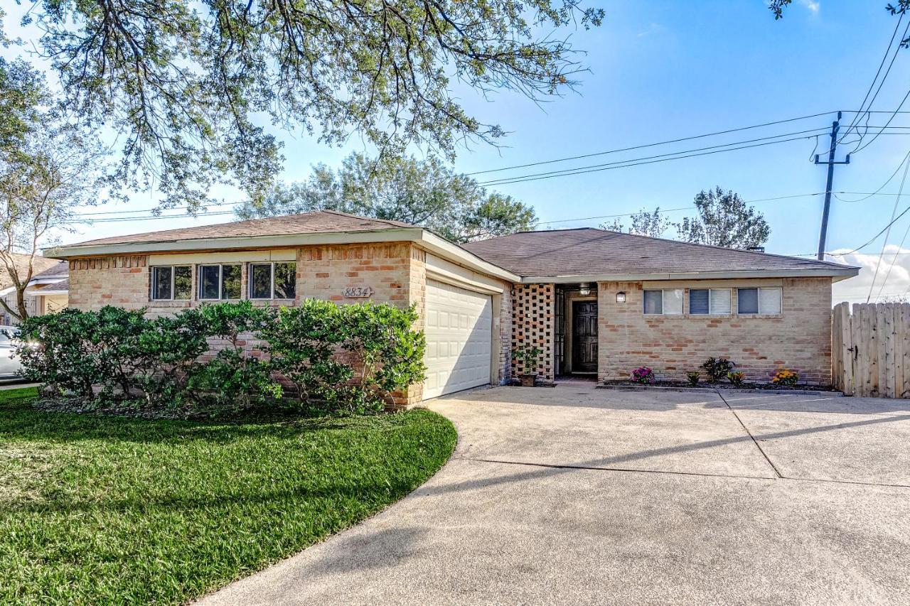 Cheerful 3-bedroom With Indoor Fireplace * Houston