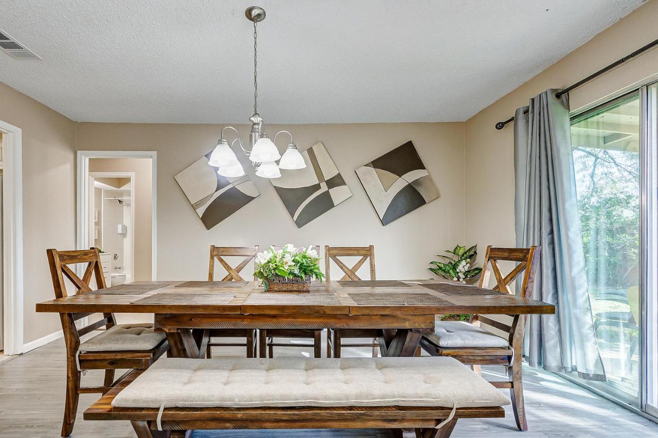 Hébergement de vacances Cheerful 3-bedroom With Indoor Fireplace