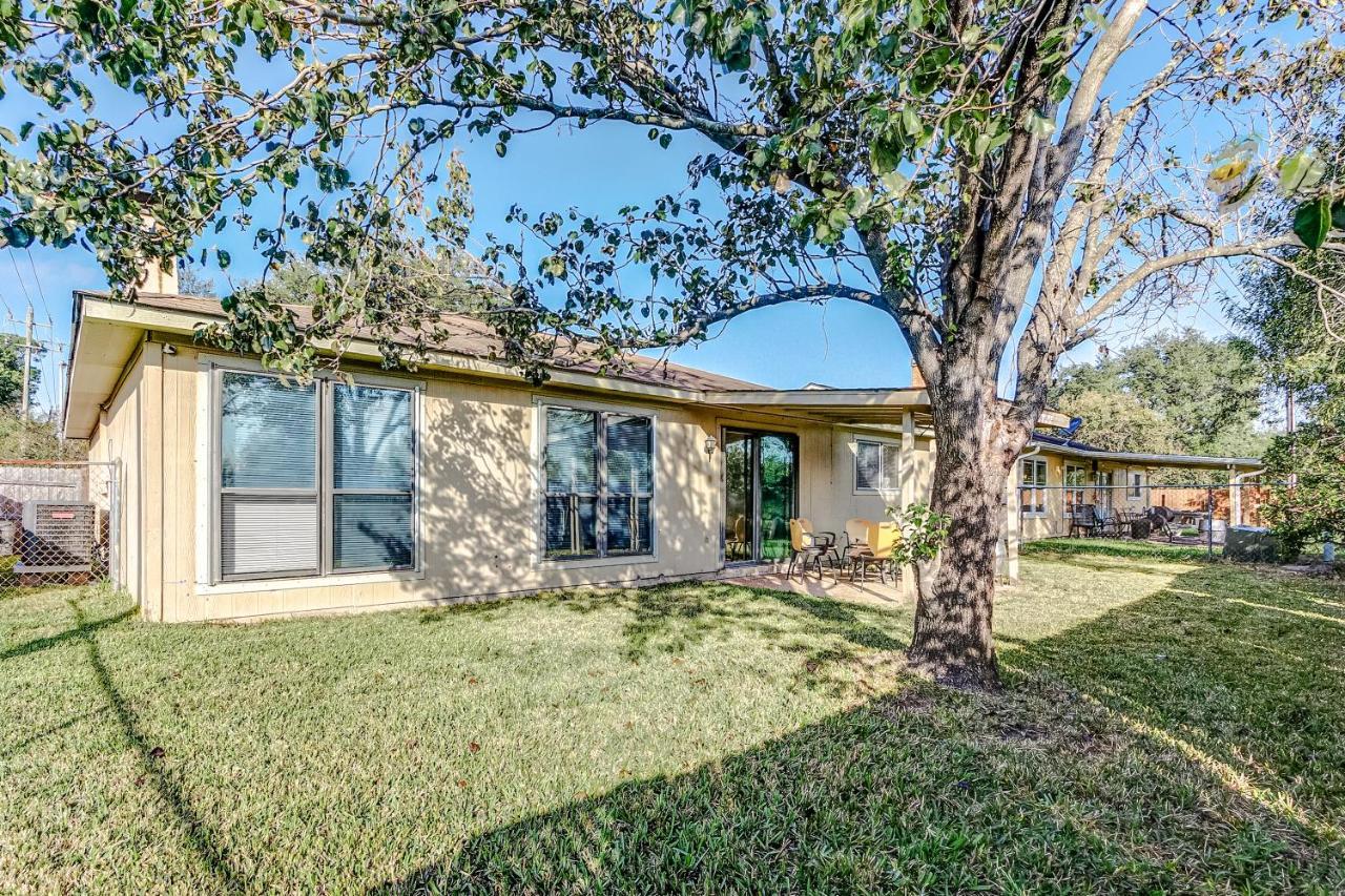 Cheerful 3-bedroom With Indoor Fireplace Houston